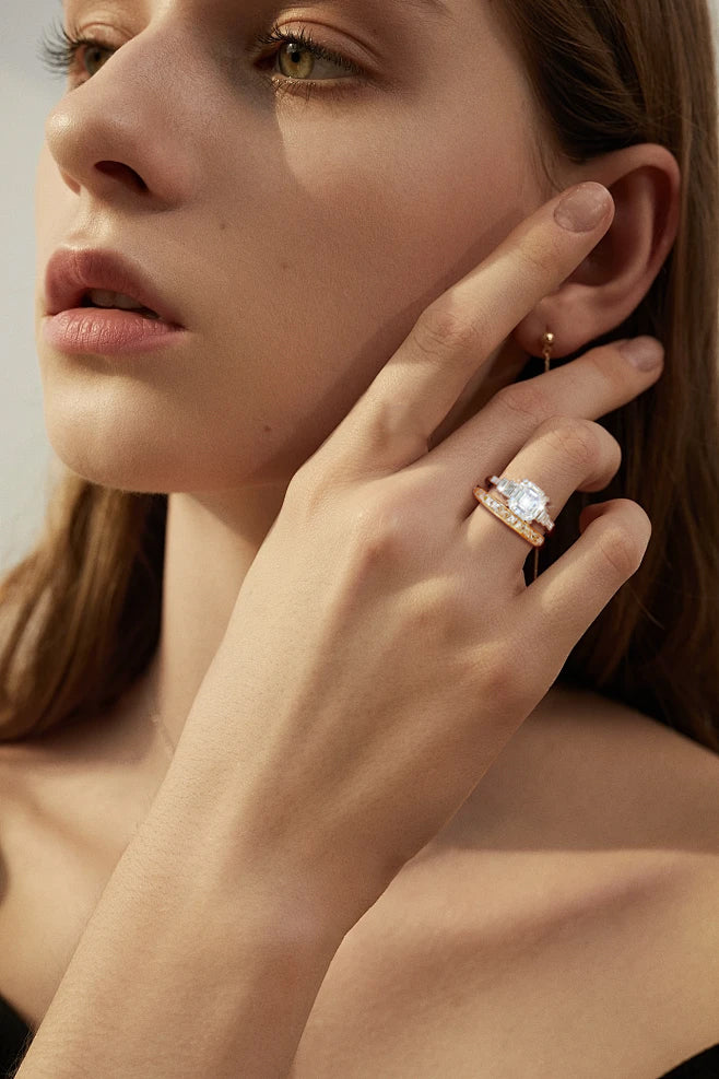 Bague de diamant vintage du milieu du siècle, 2.24ct Square Emerald Cut
