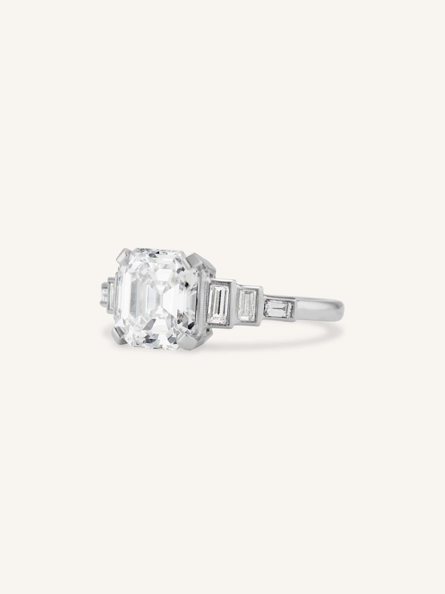 Bague de diamant vintage du milieu du siècle, 2.24ct Square Emerald Cut